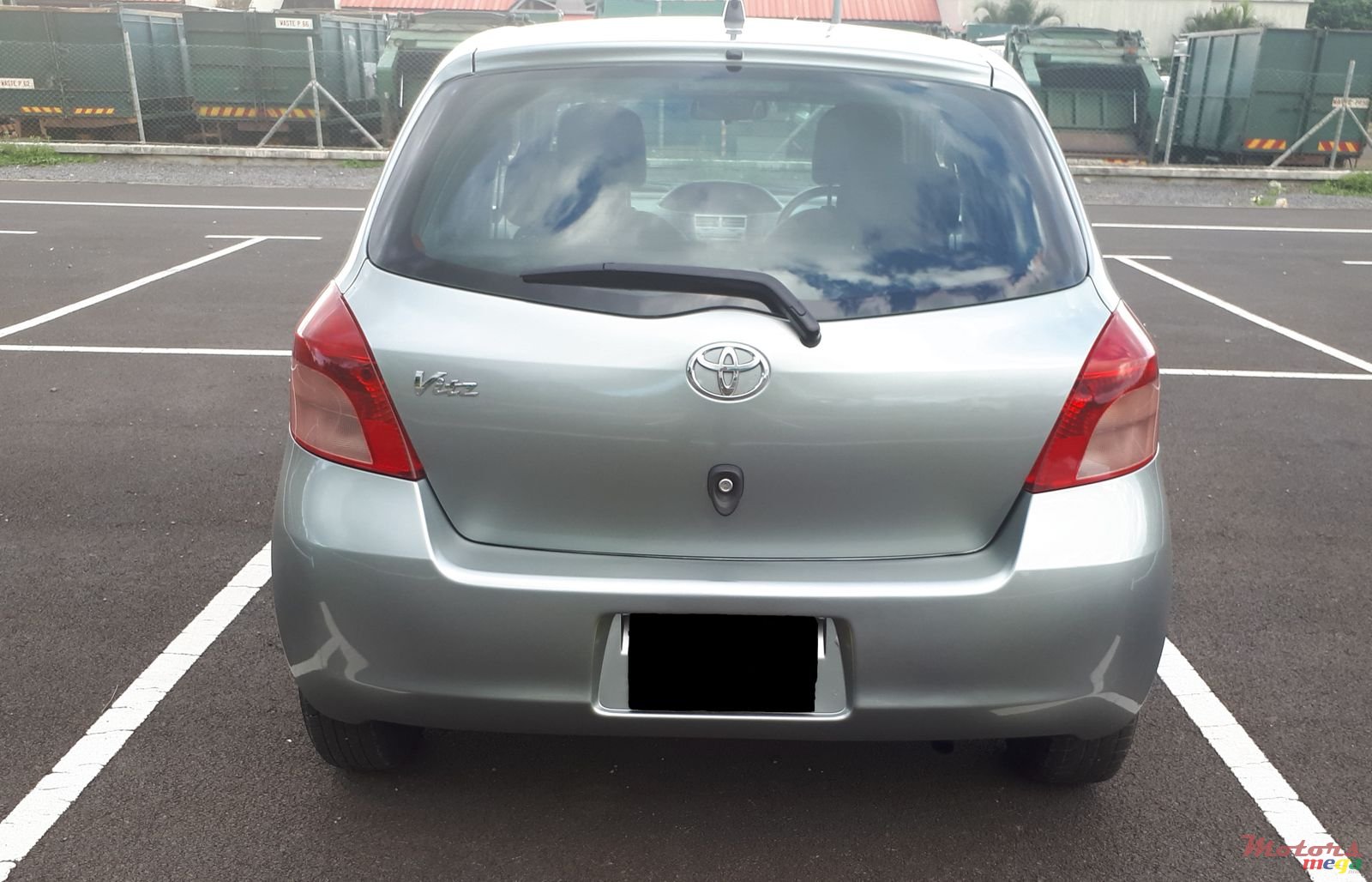 2006' Toyota Vitz photo #4