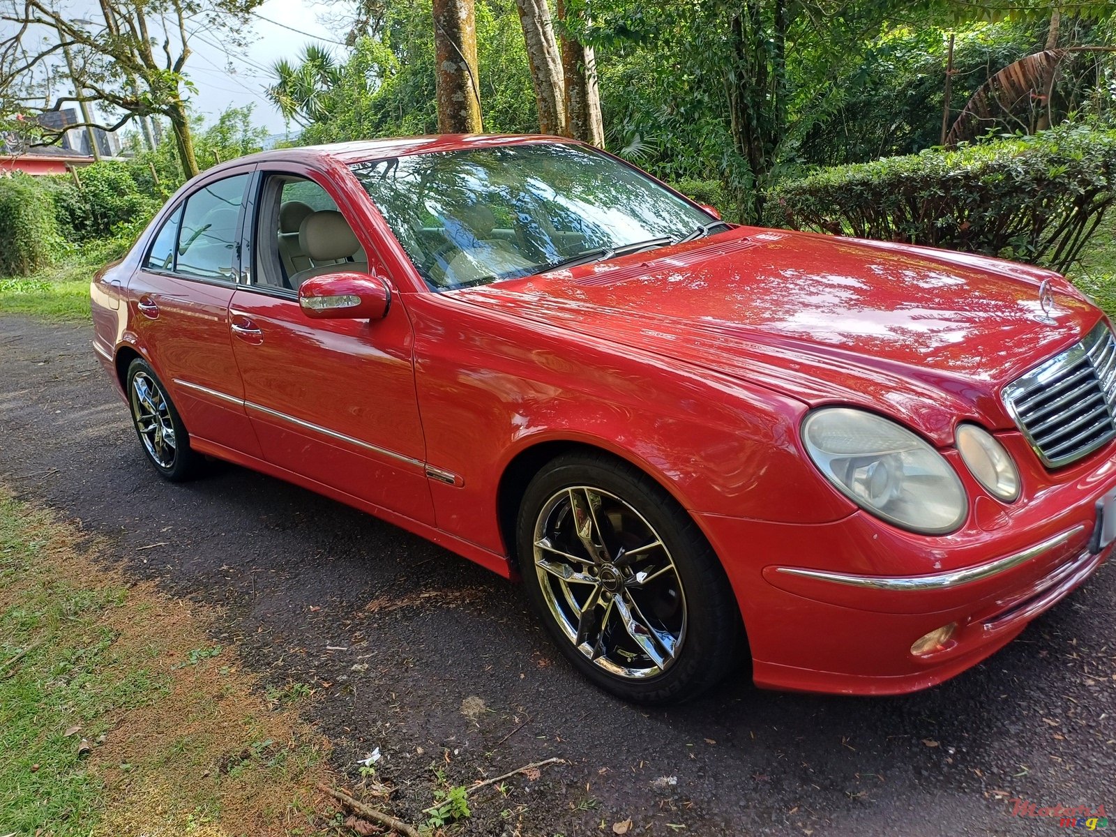 2004' Mercedes-Benz 220 CDI photo #2