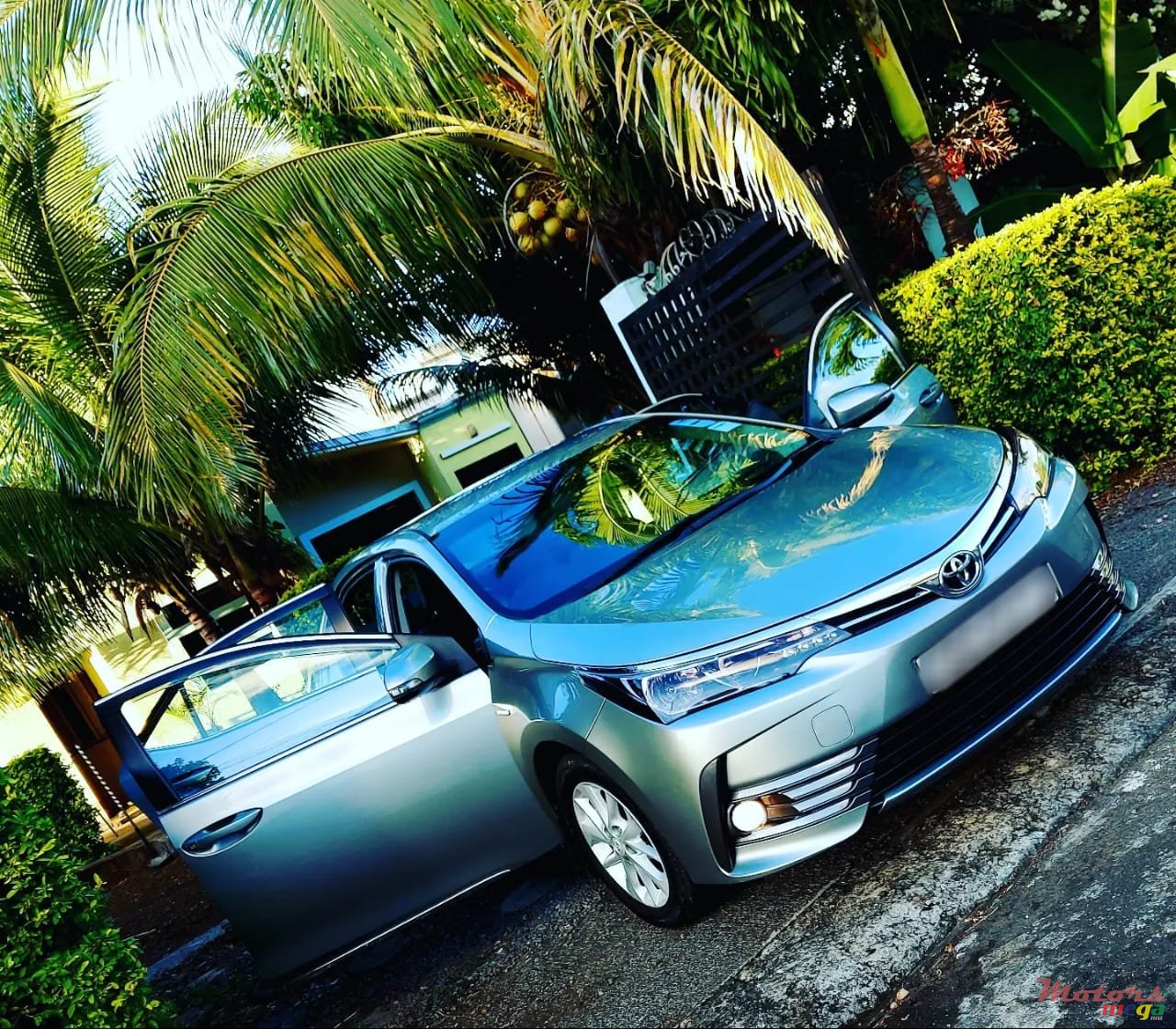 2017' Toyota Corolla Dorigine photo #4