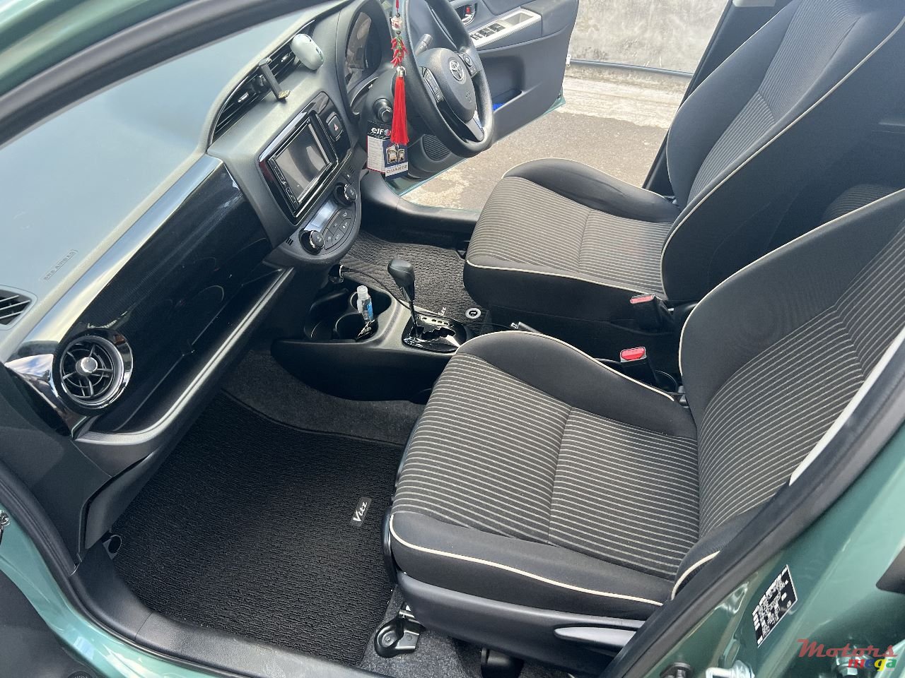 2017' Toyota Vitz photo #5