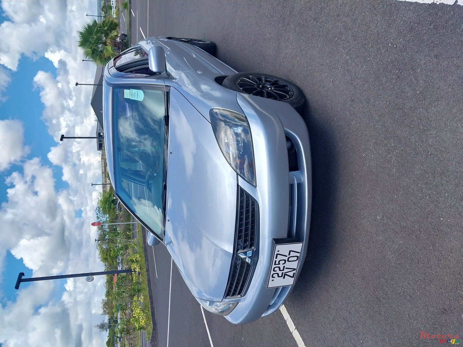 2007' Mitsubishi Lancer photo #2