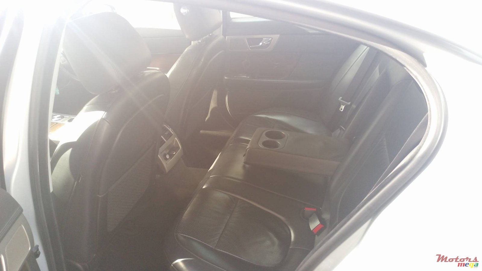 2010' Jaguar XF photo #4