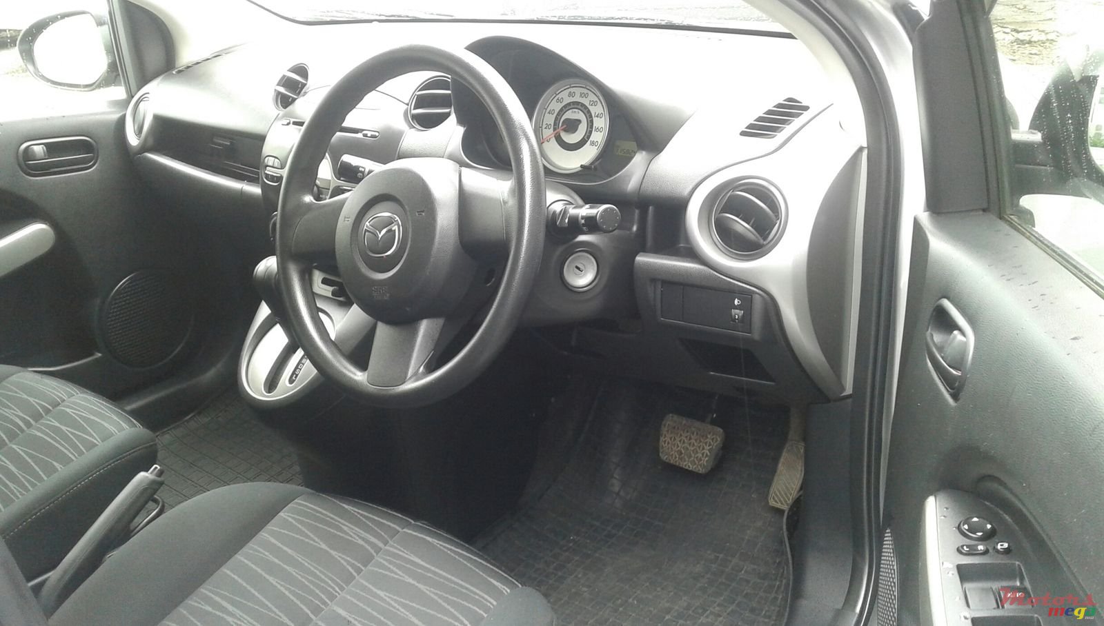 2008' Mazda Demio photo #4