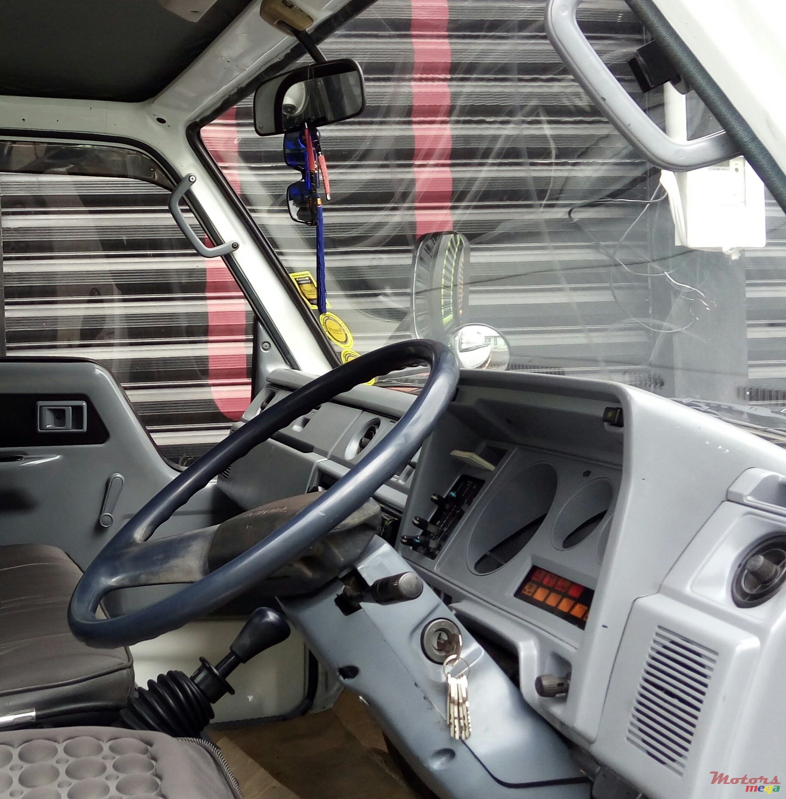 1991' Toyota Towing truck photo #6