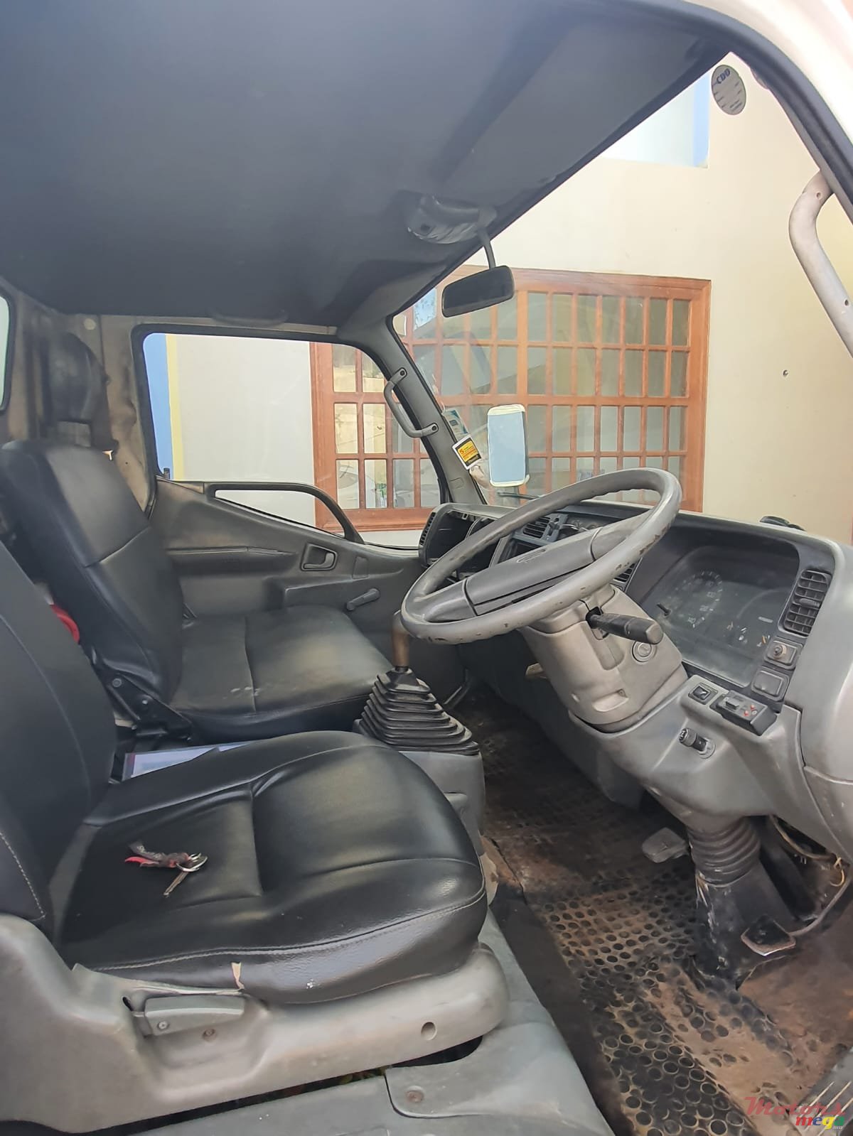 2006' Mitsubishi photo #2