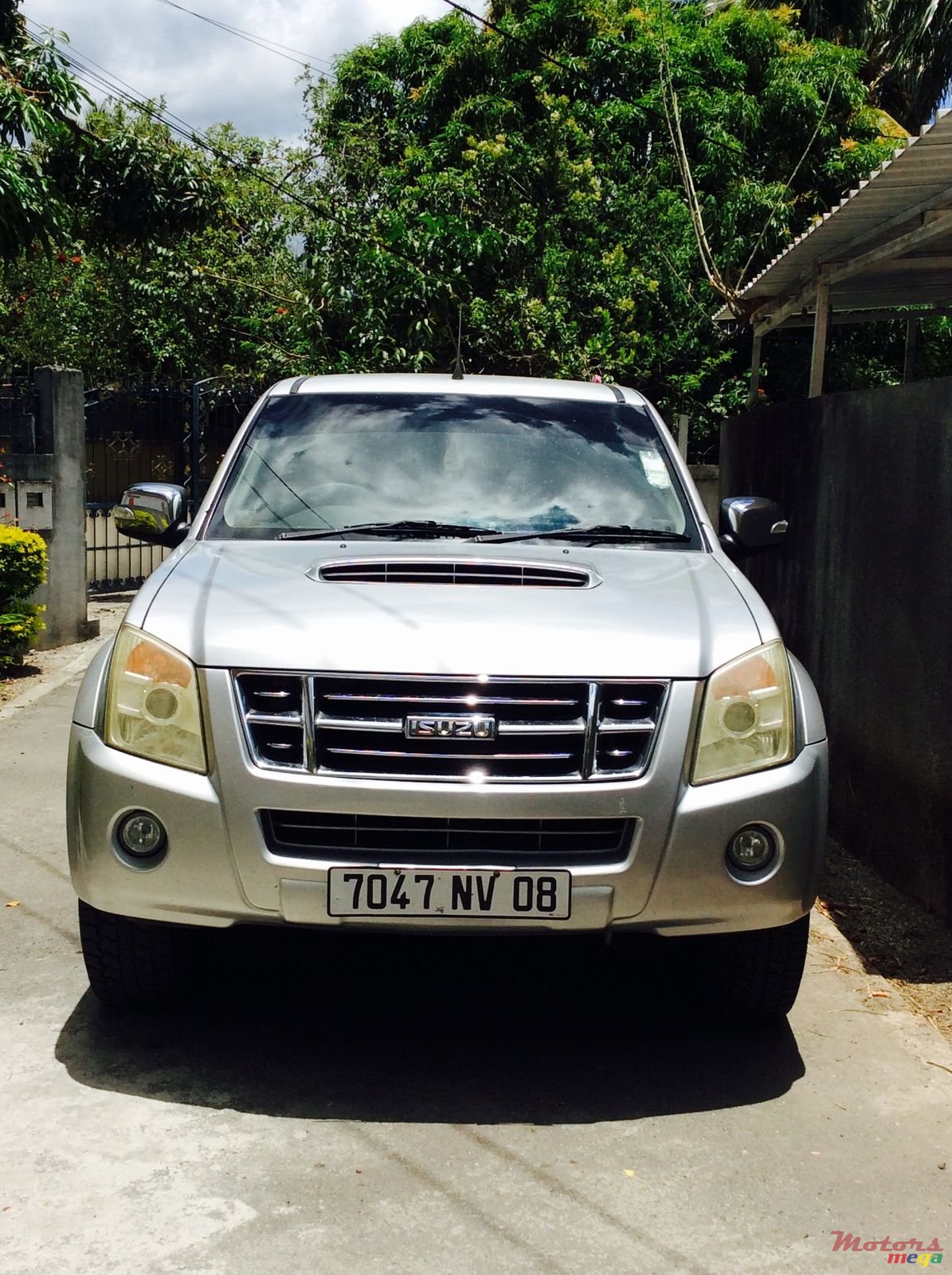 2008' Isuzu photo #7