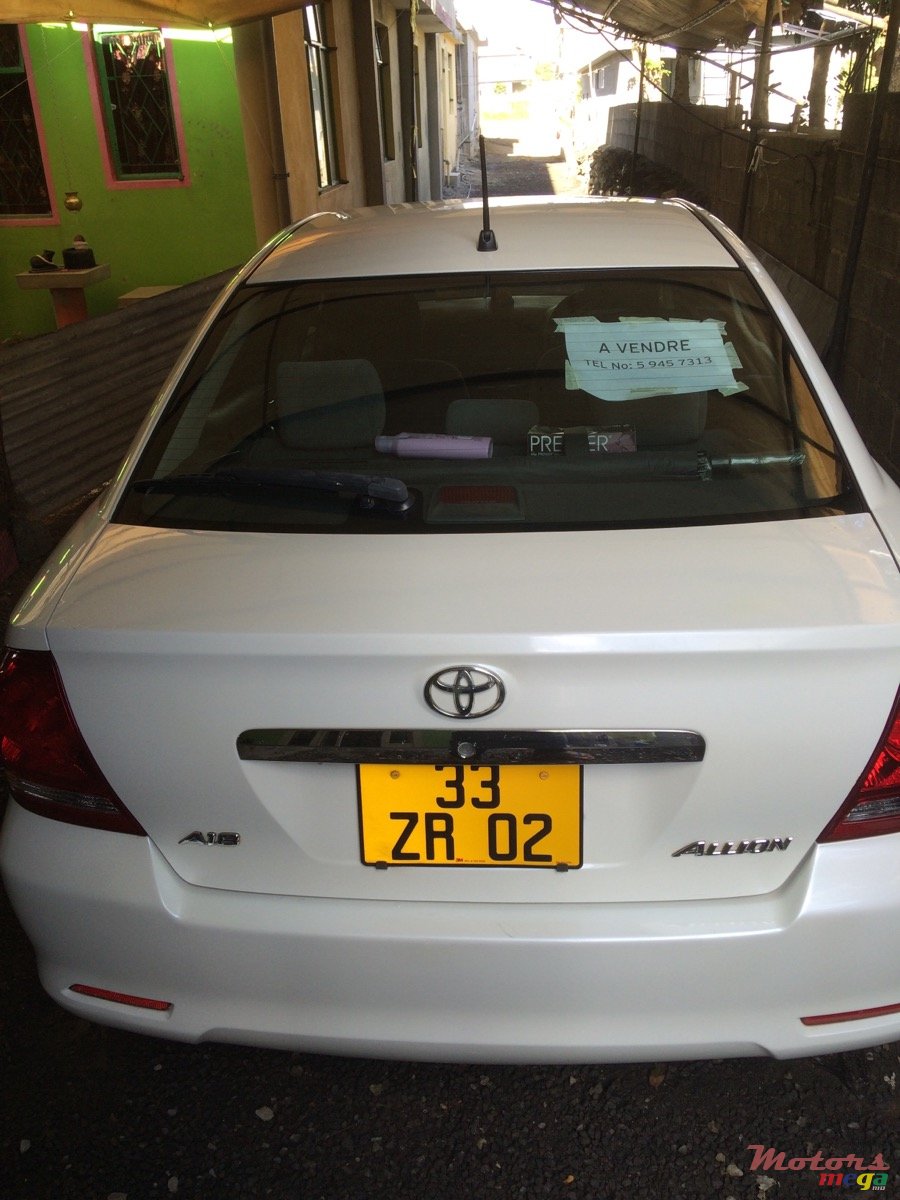 2002' Toyota Allion photo #2