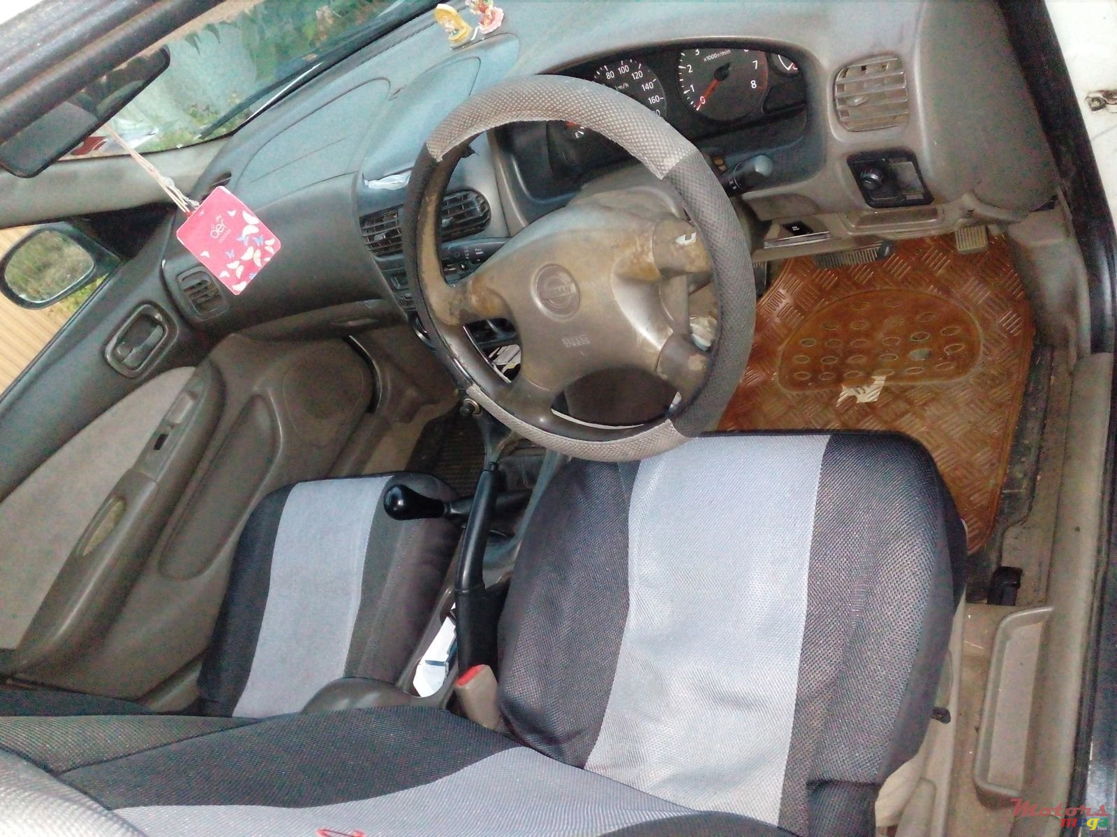 2002' Nissan Sunny photo #4