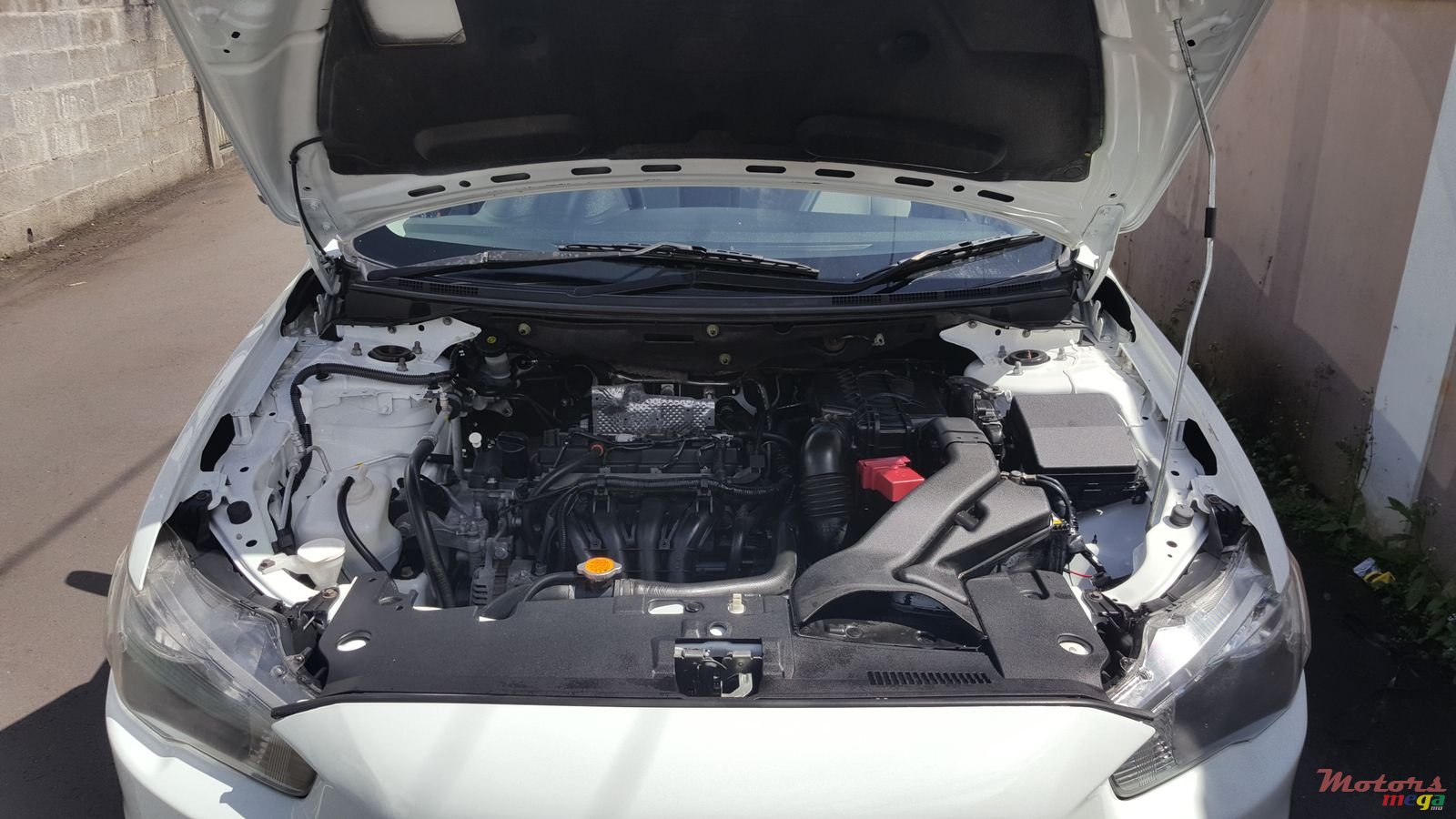 2012' Mitsubishi Lancer Ex photo #6