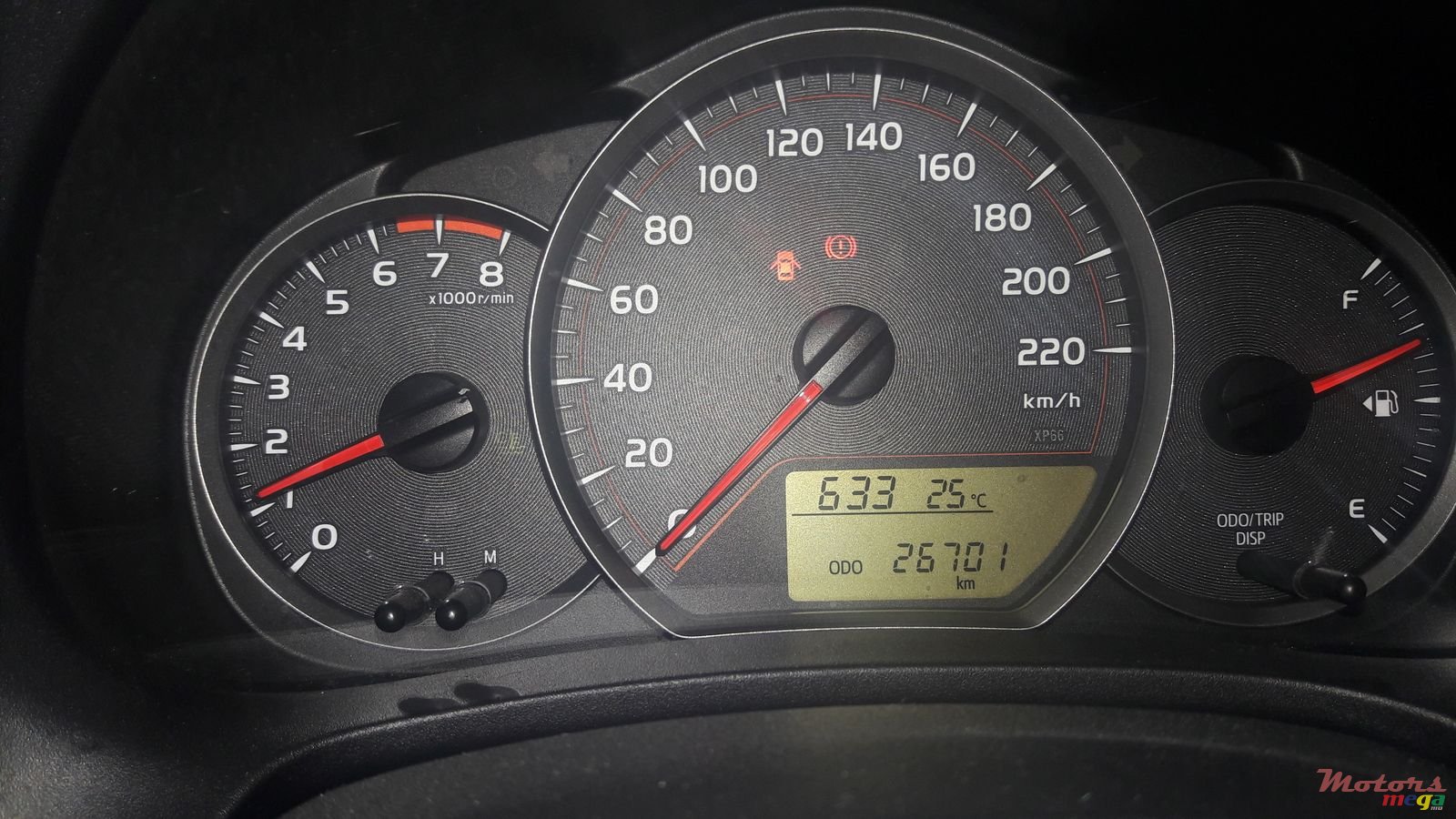 2012' Toyota Yaris Hatchback photo #4