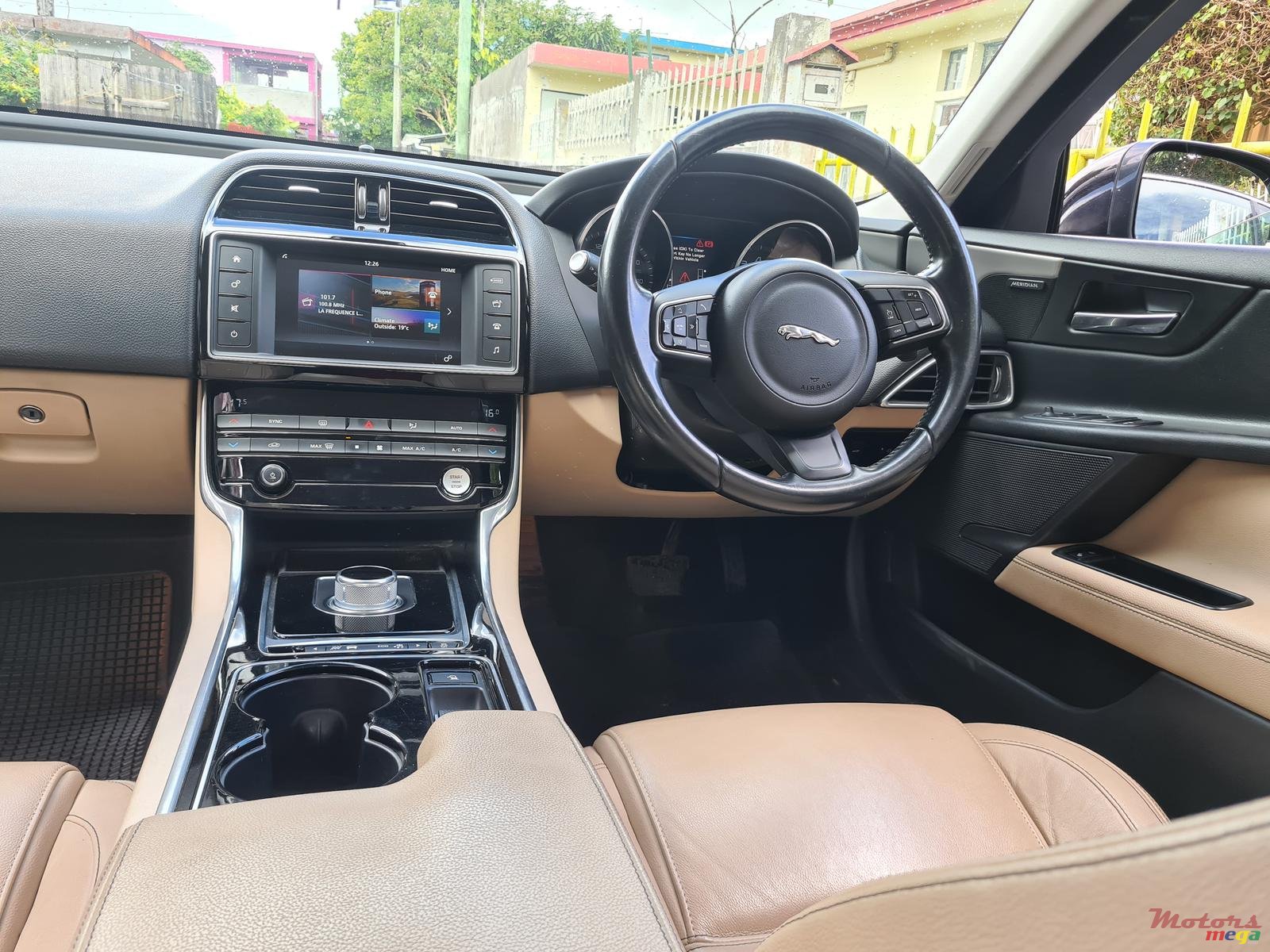 2018' Jaguar XE 2.5T photo #4