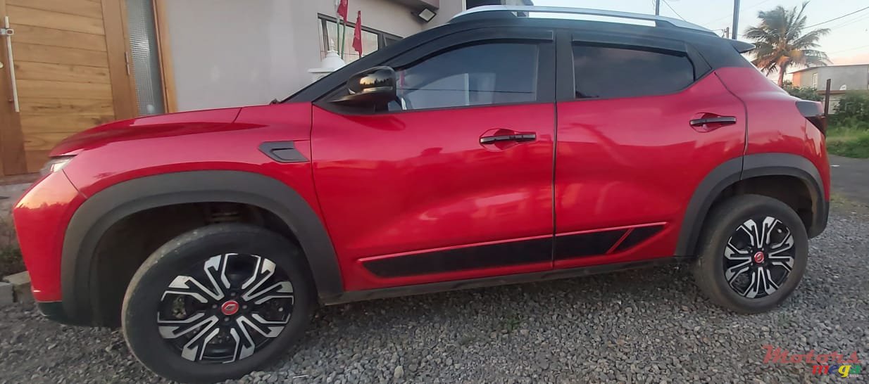 2022' Renault 10 photo #3