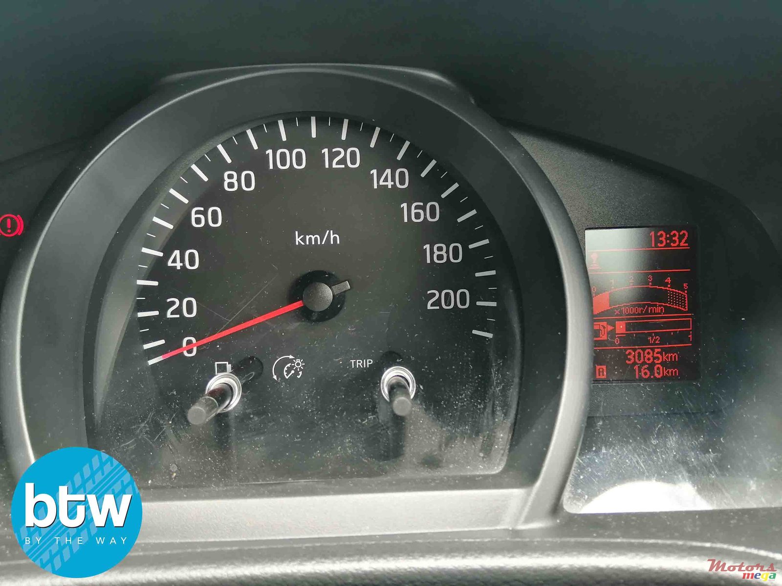 2019' Nissan NV photo #6