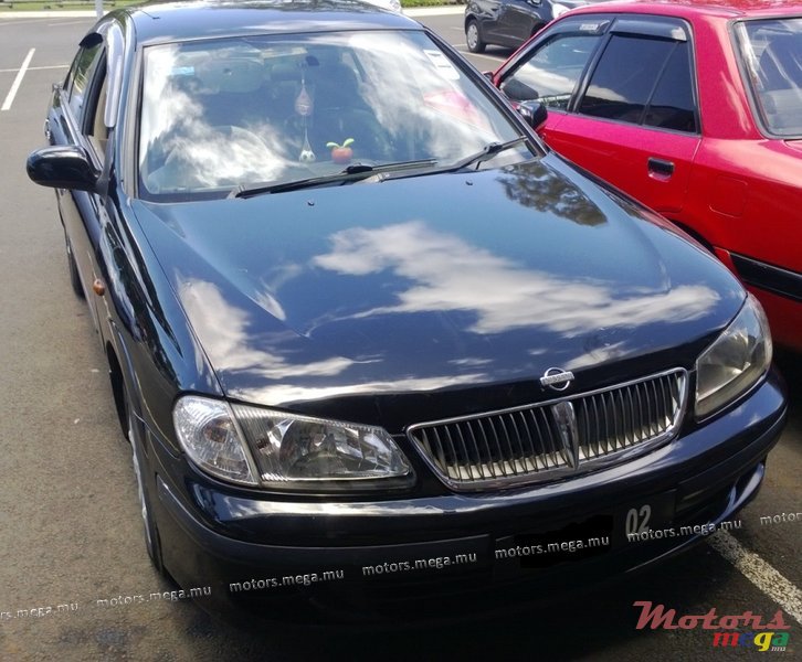 2002' Nissan photo #2