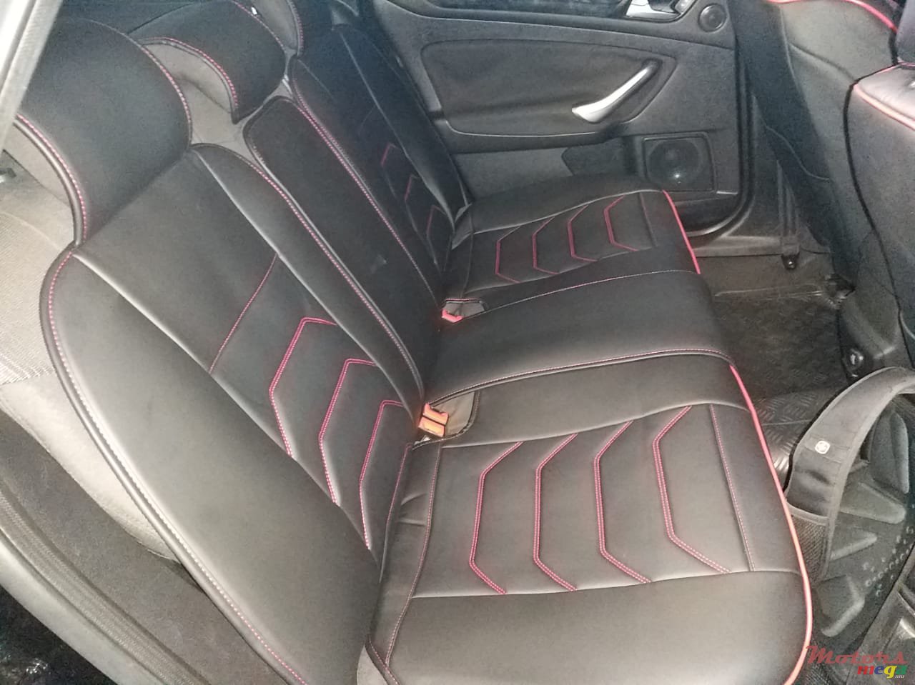 2011' Ford Mondeo photo #1