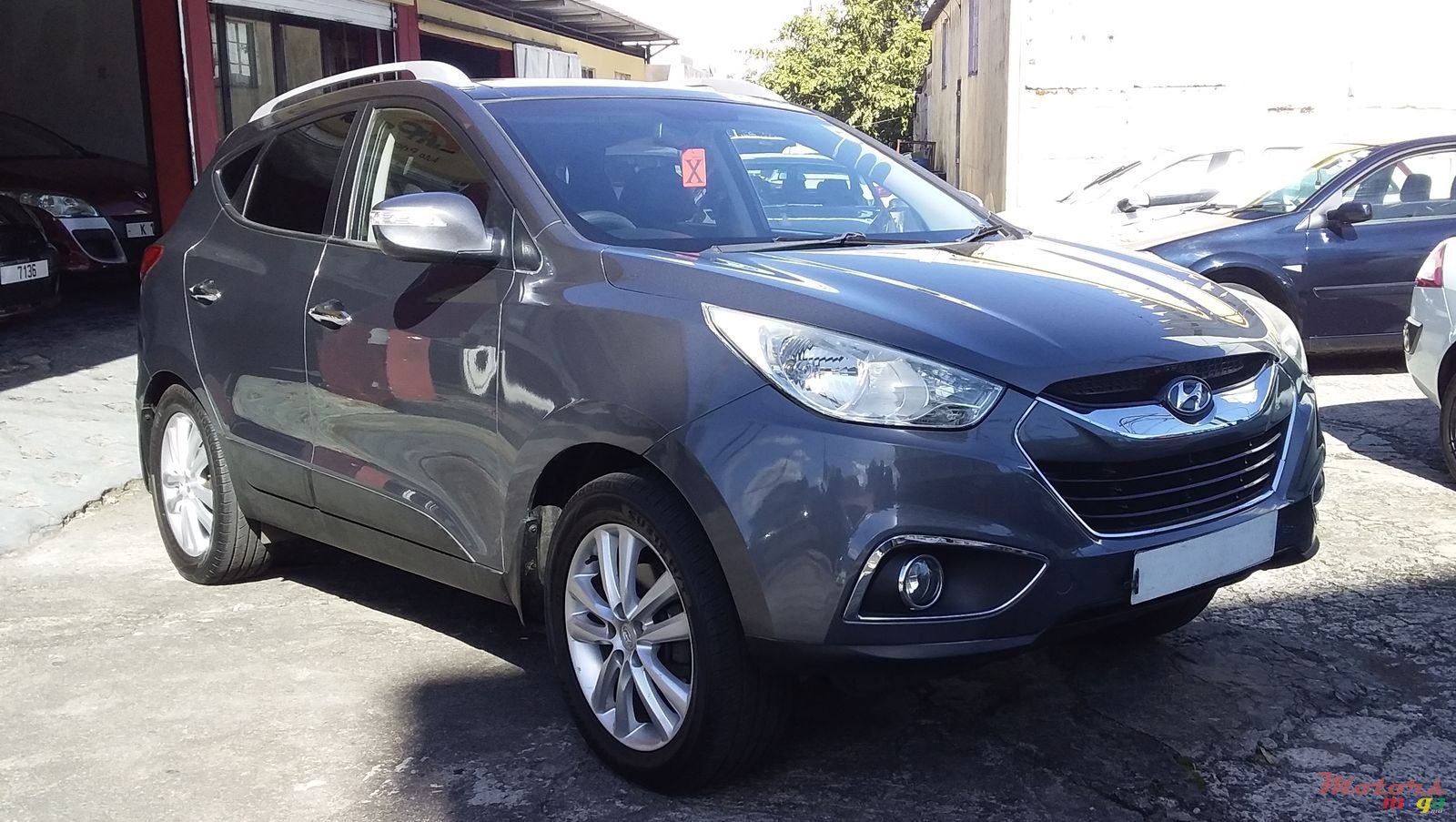 2013' Hyundai ix35 photo #2