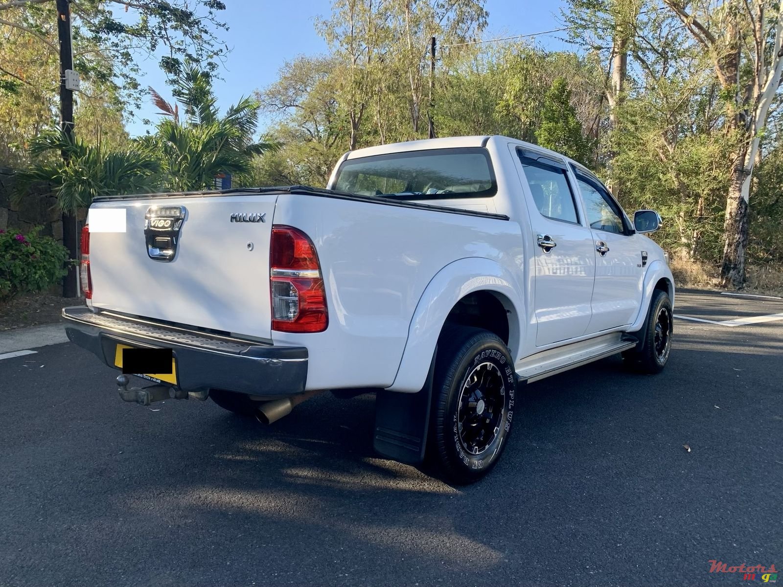 2013' Toyota Hilux 4x4 2.5 T photo #2