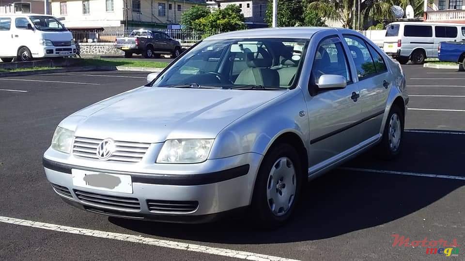 2002' Volkswagen Bora photo #1