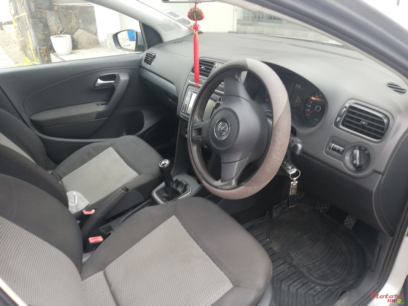 2010' Volkswagen Polo photo #3