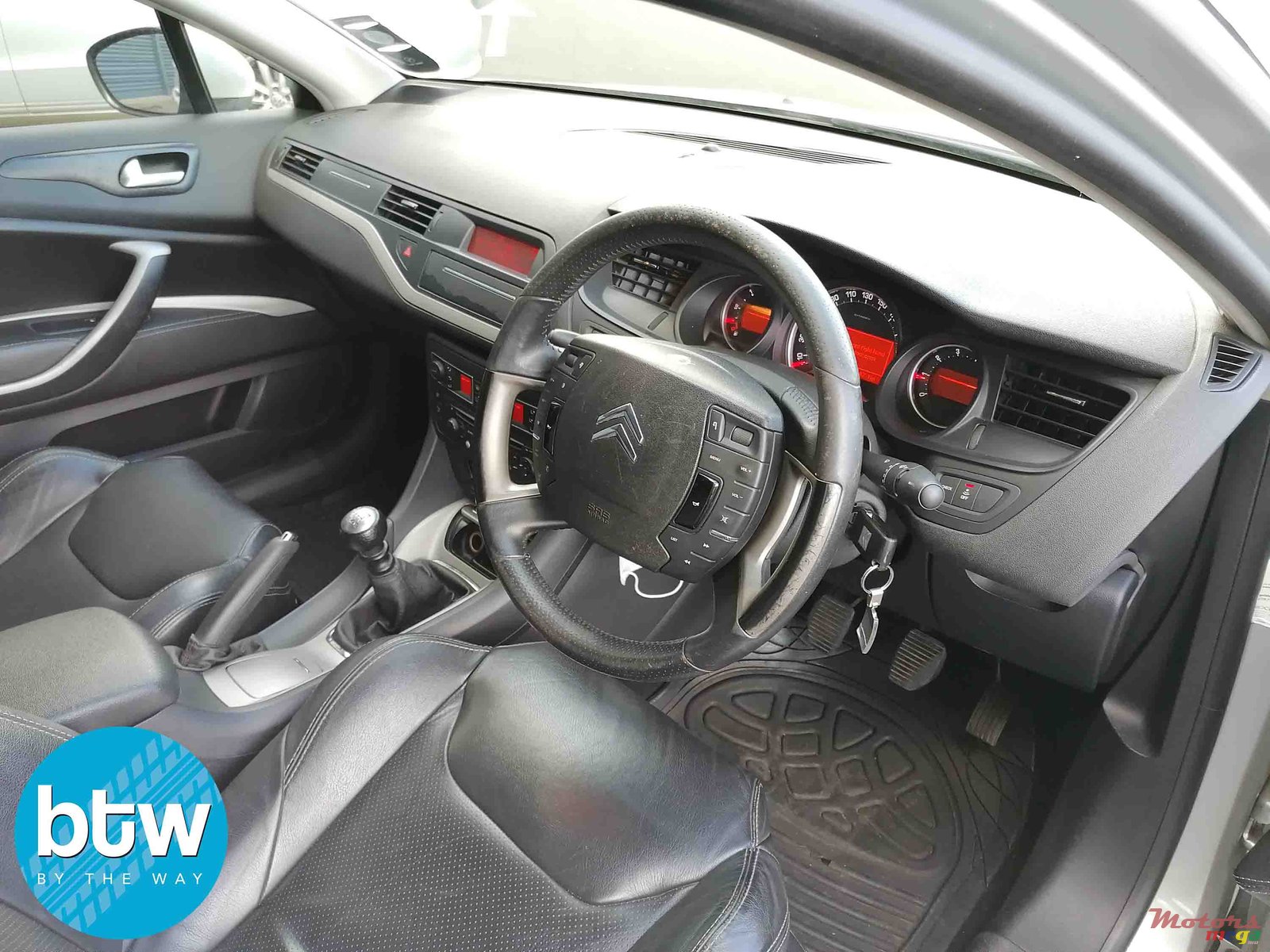 2012' Citroen C5 photo #5