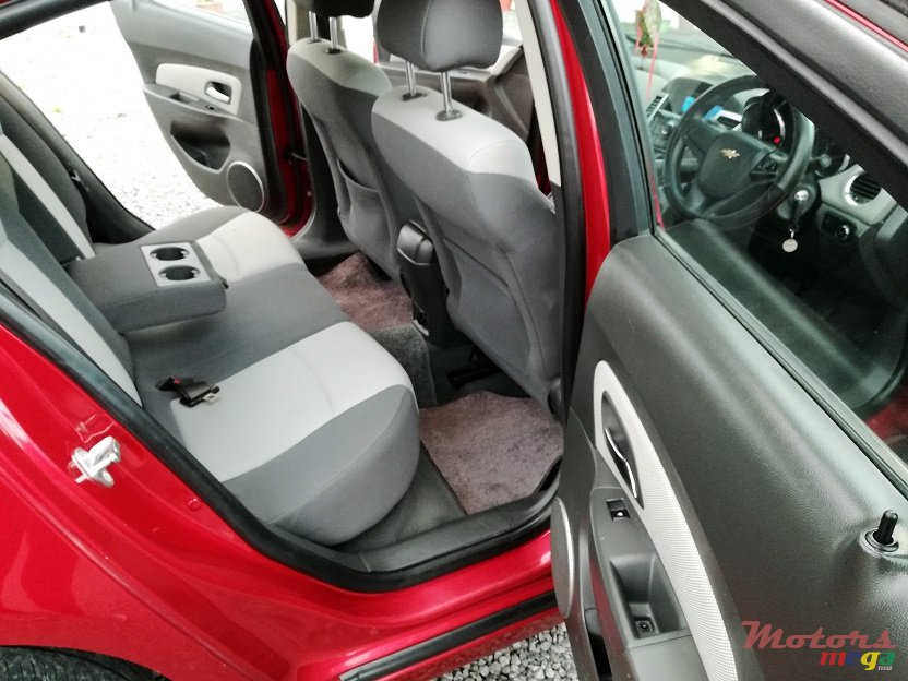 2010' Chevrolet Cruze LT Manual 1.6L photo #5