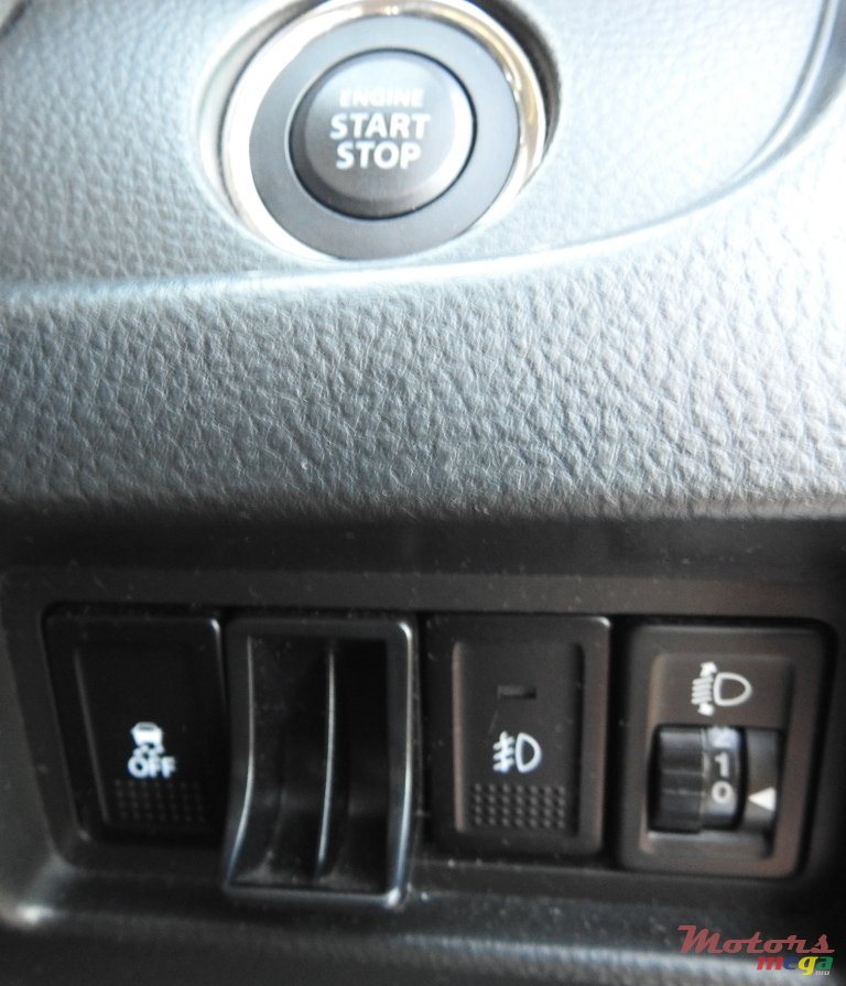 2014' Suzuki Swift photo #5