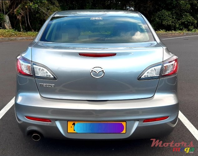 2011' Mazda 3 photo #4