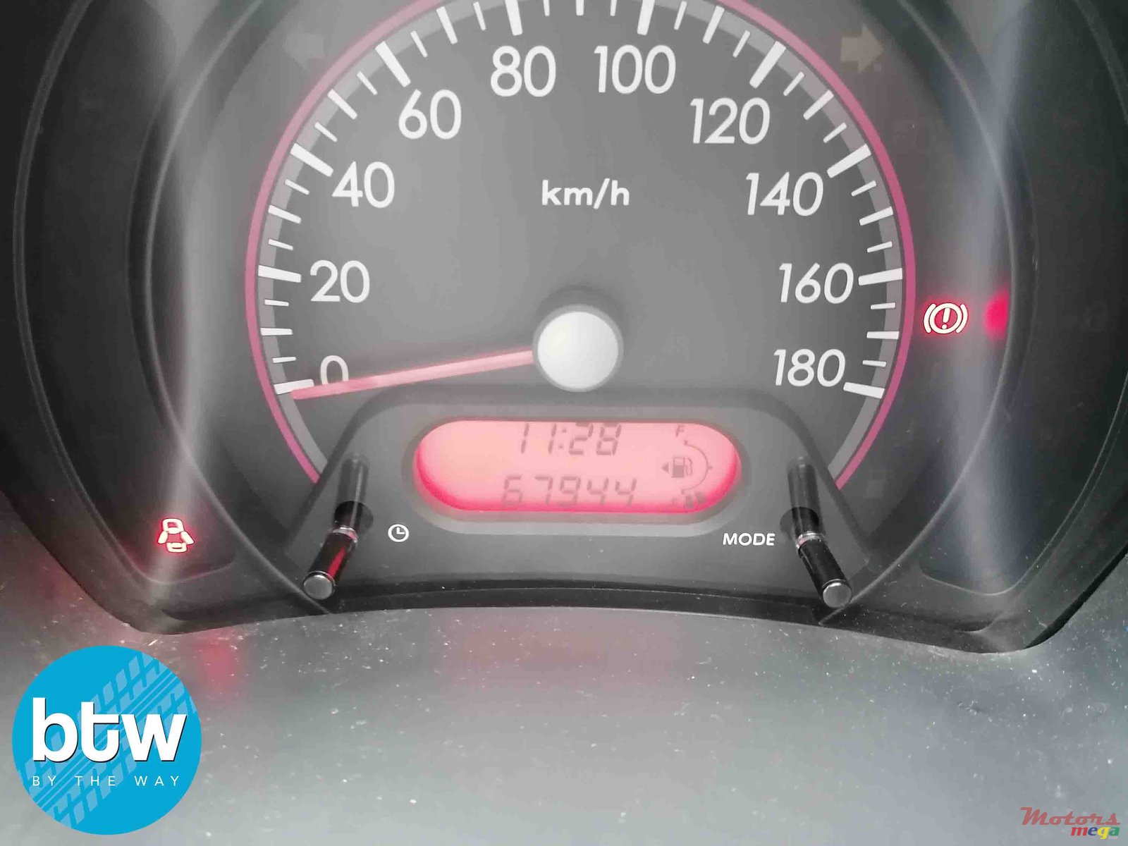 2011' Suzuki Celerio photo #7