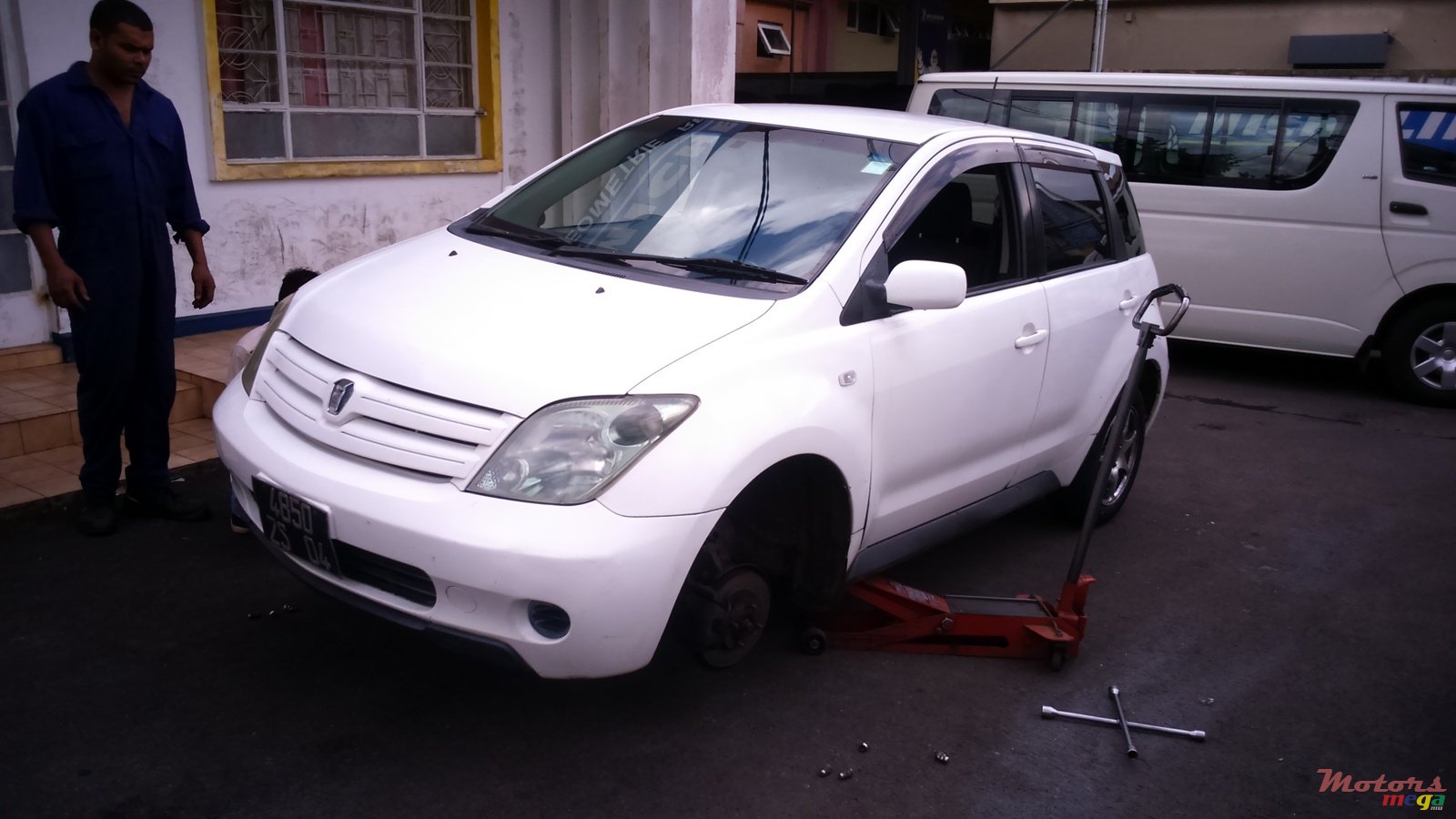 2004' Toyota Vitz IST BOOSTER photo #1