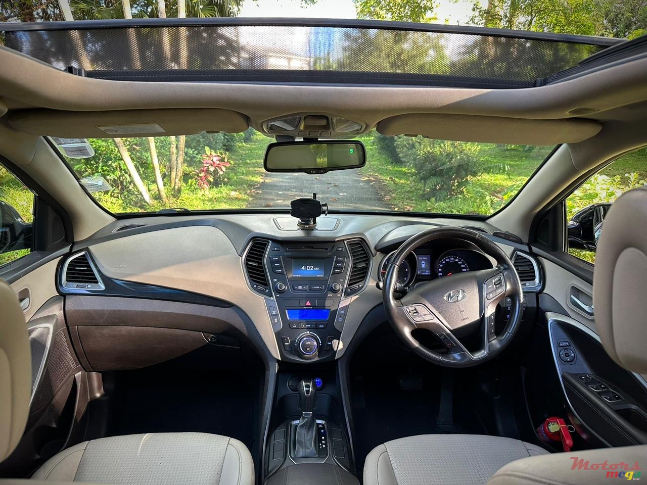 2014' Hyundai Santafe 7 seater photo #6