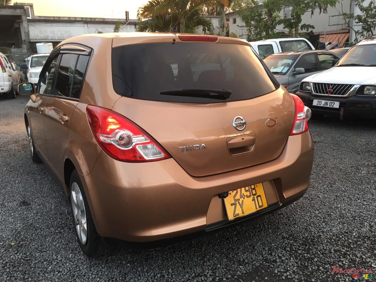 2010' Nissan Tiida photo #4