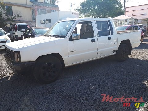 1997' Mitsubishi L 200 4X2 photo #1