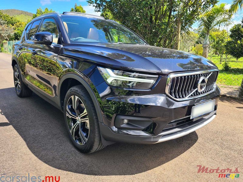 2022' Volvo XC40 B4 AWD 2.0 photo #1