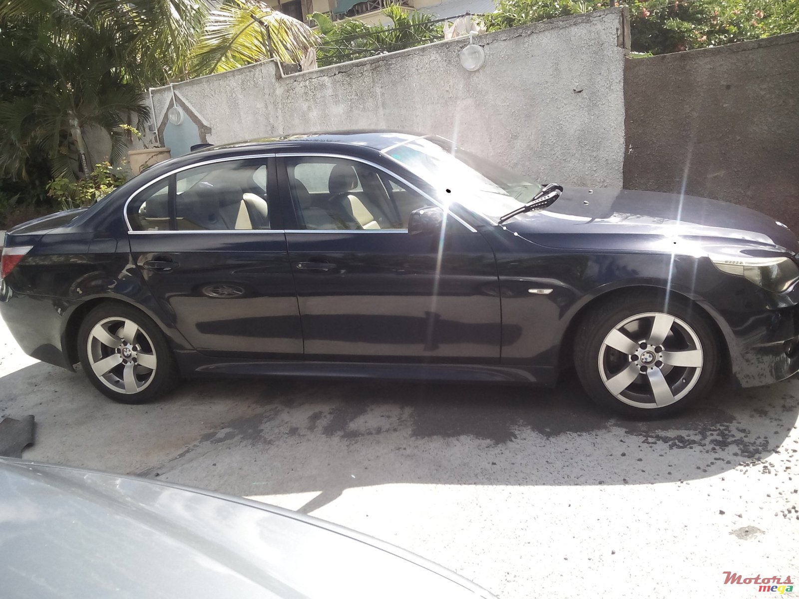 2006' BMW 525 i photo #1