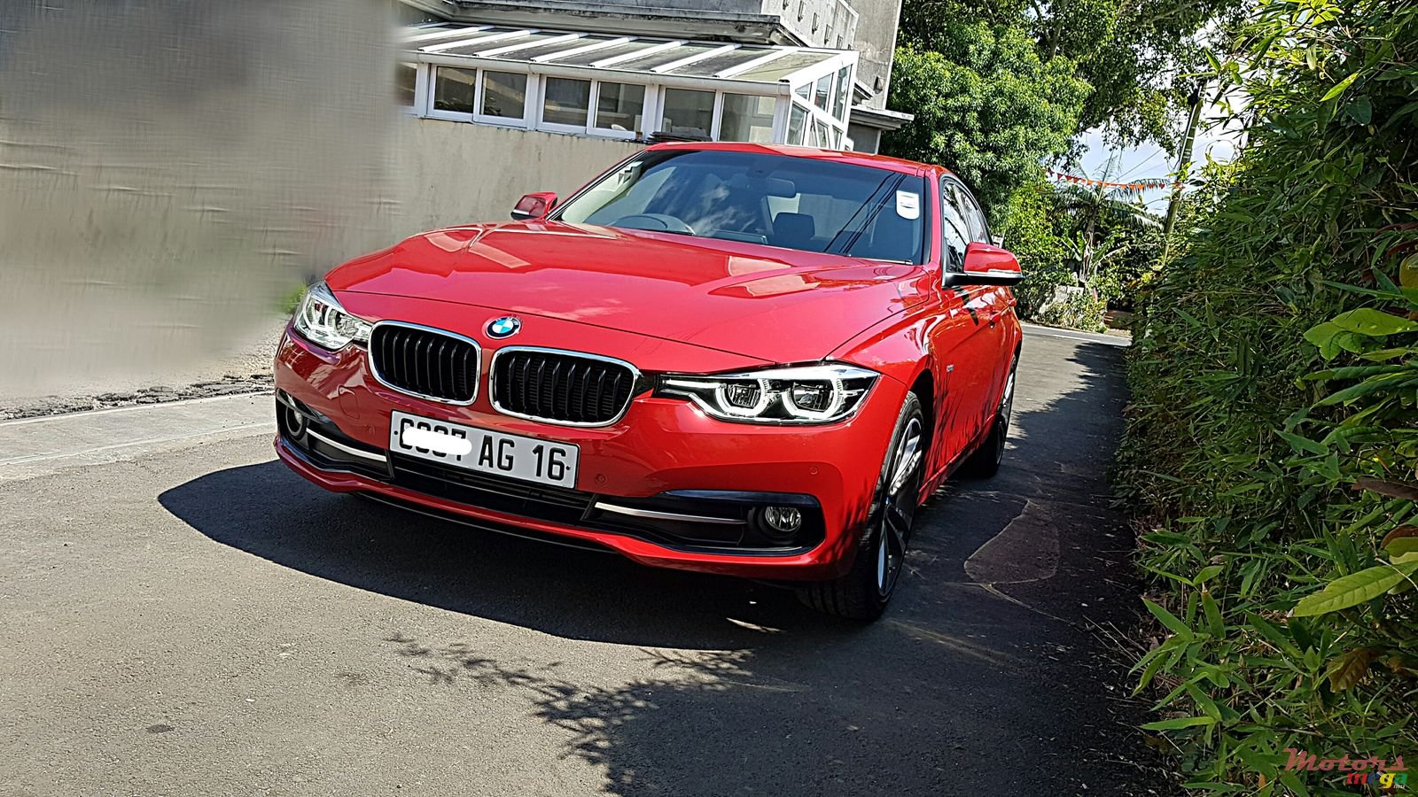 2016' BMW 318 photo #4