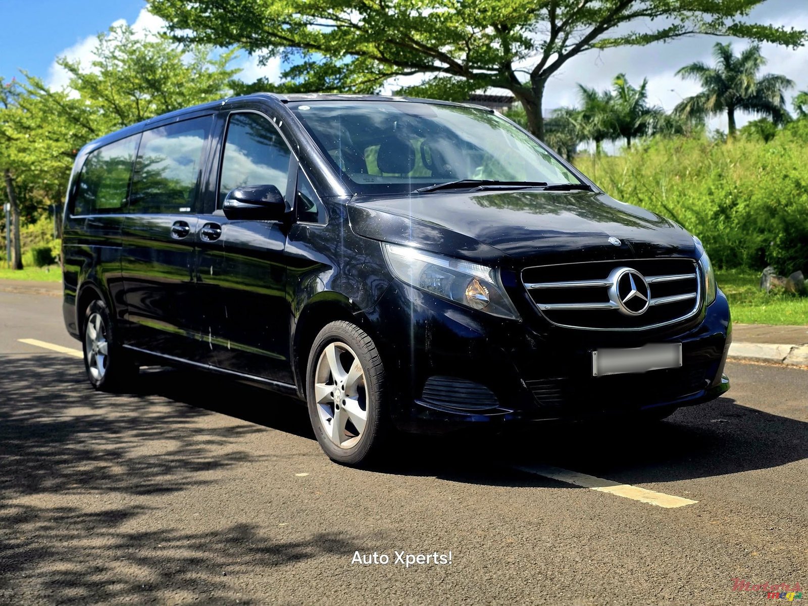 2017' Mercedes-Benz V 220 photo #2