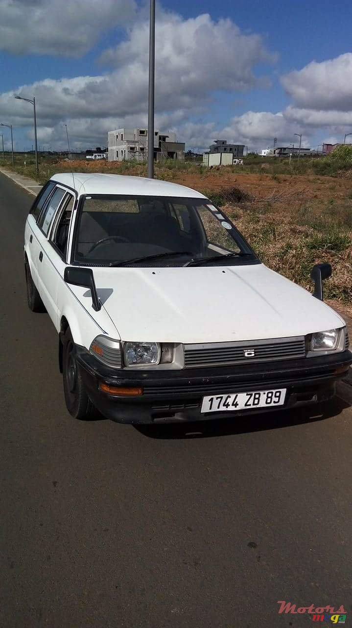 1989' Toyota photo #1