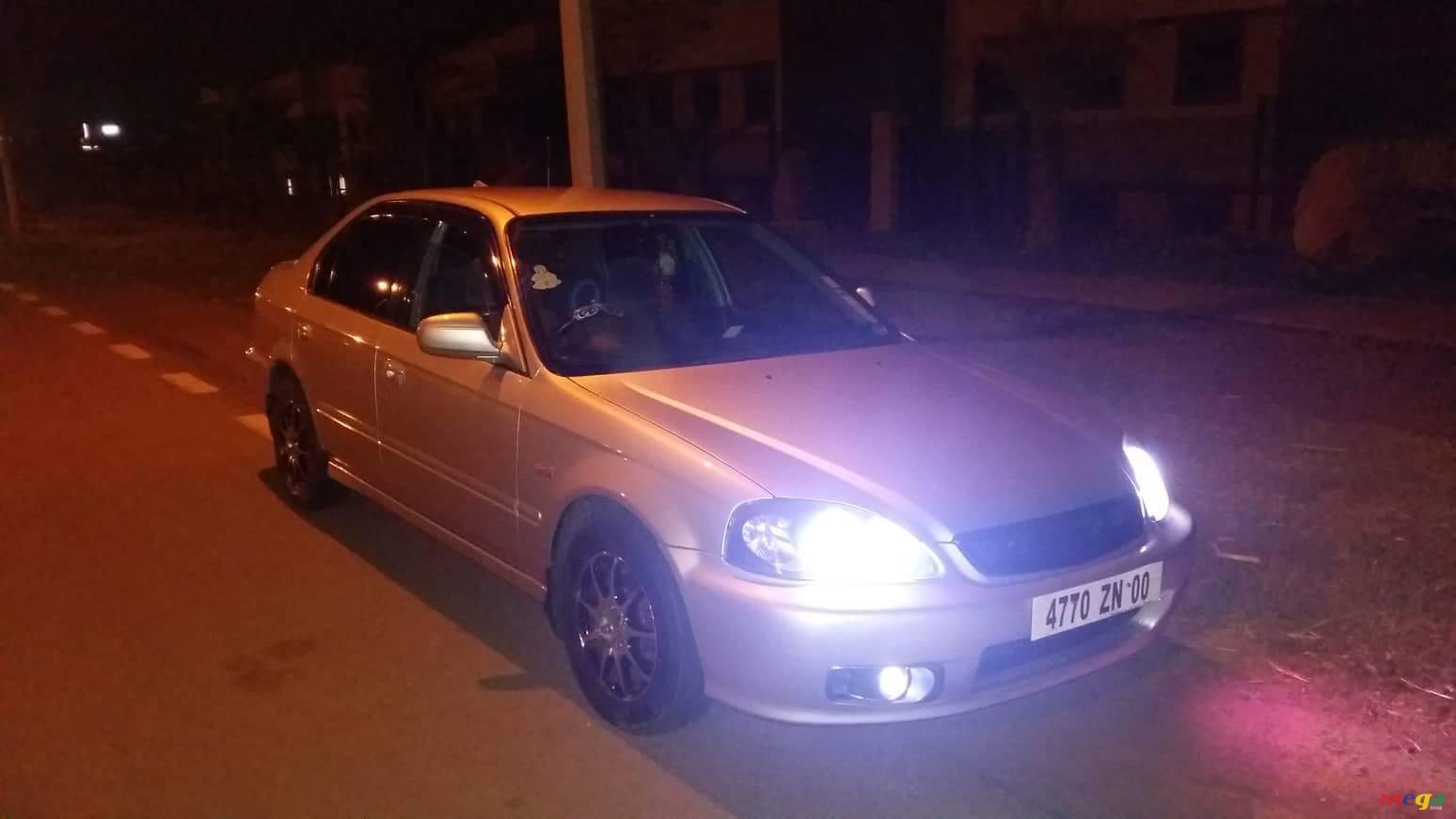 2000' Honda photo #3