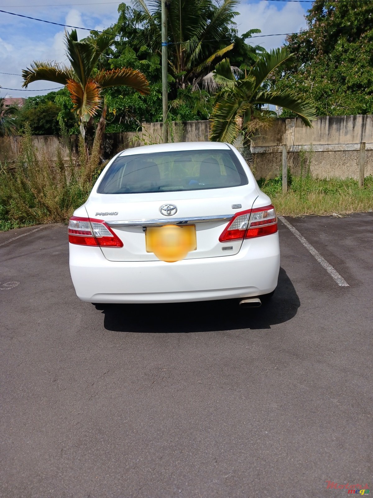 2015' Toyota Premio photo #4