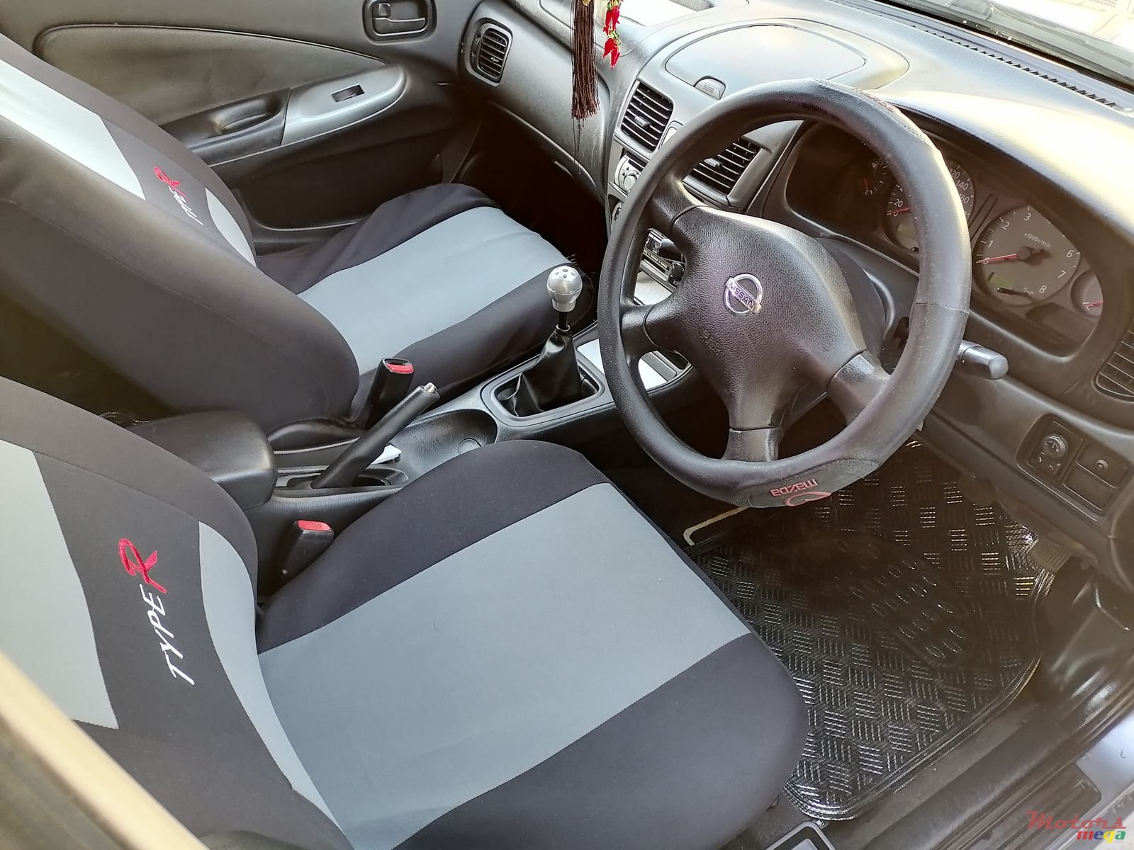 2004' Nissan Sunny photo #5