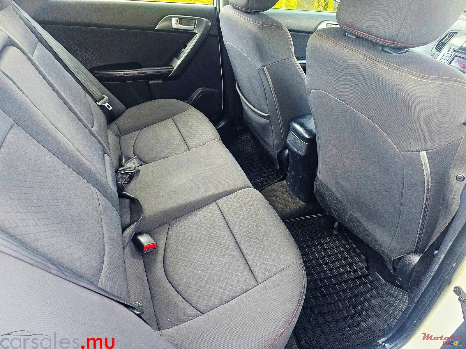 2012' Kia Cerato 1.6 Sedan photo #5