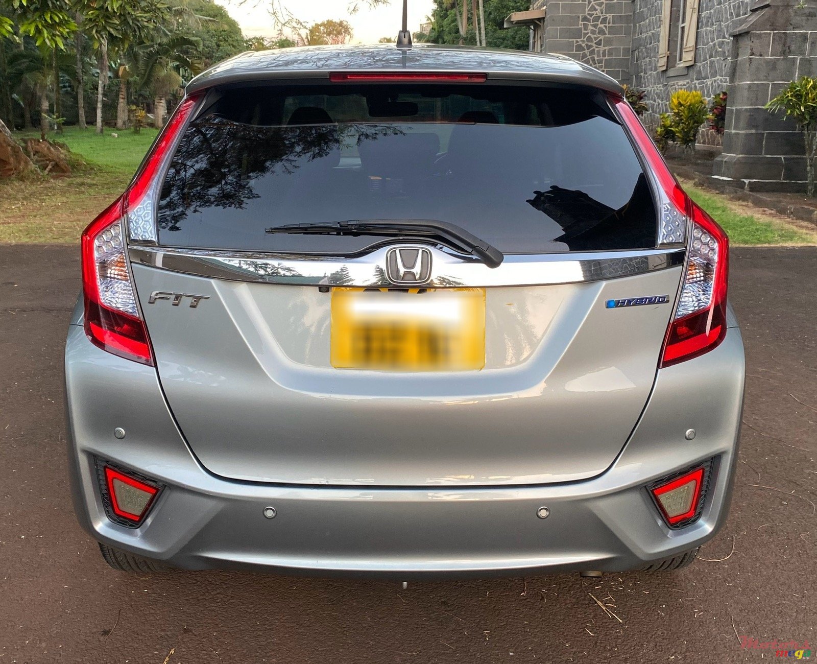 2016' Honda Fit Hybride L package photo #3