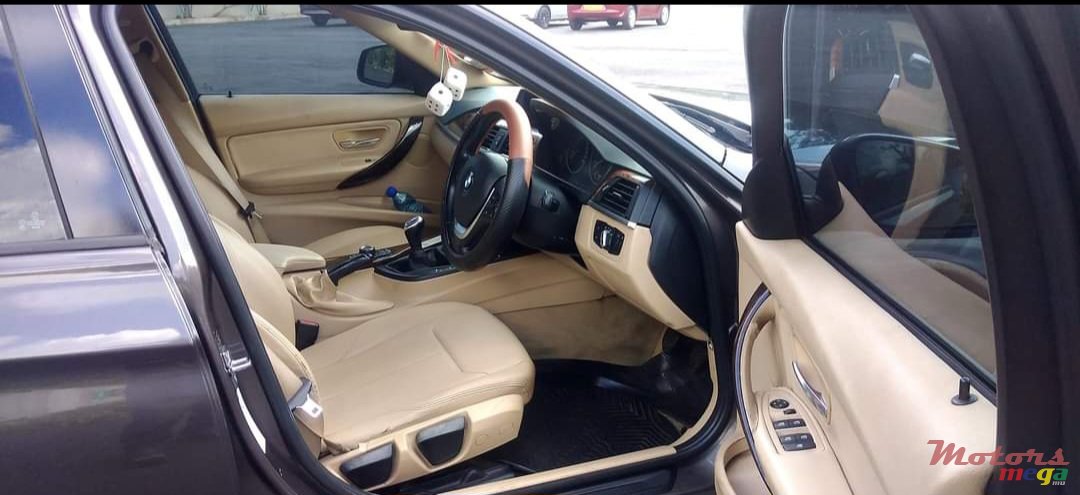 2012' BMW 3 Series Sedan 320i or Exchange photo #3