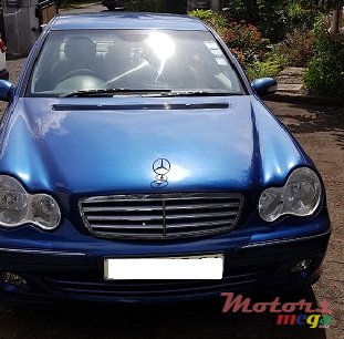 2004' Mercedes-Benz C-Class C200 photo #5