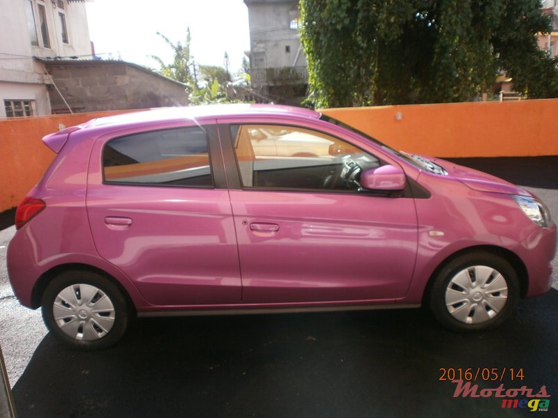 2012' Mitsubishi Mirage photo #3