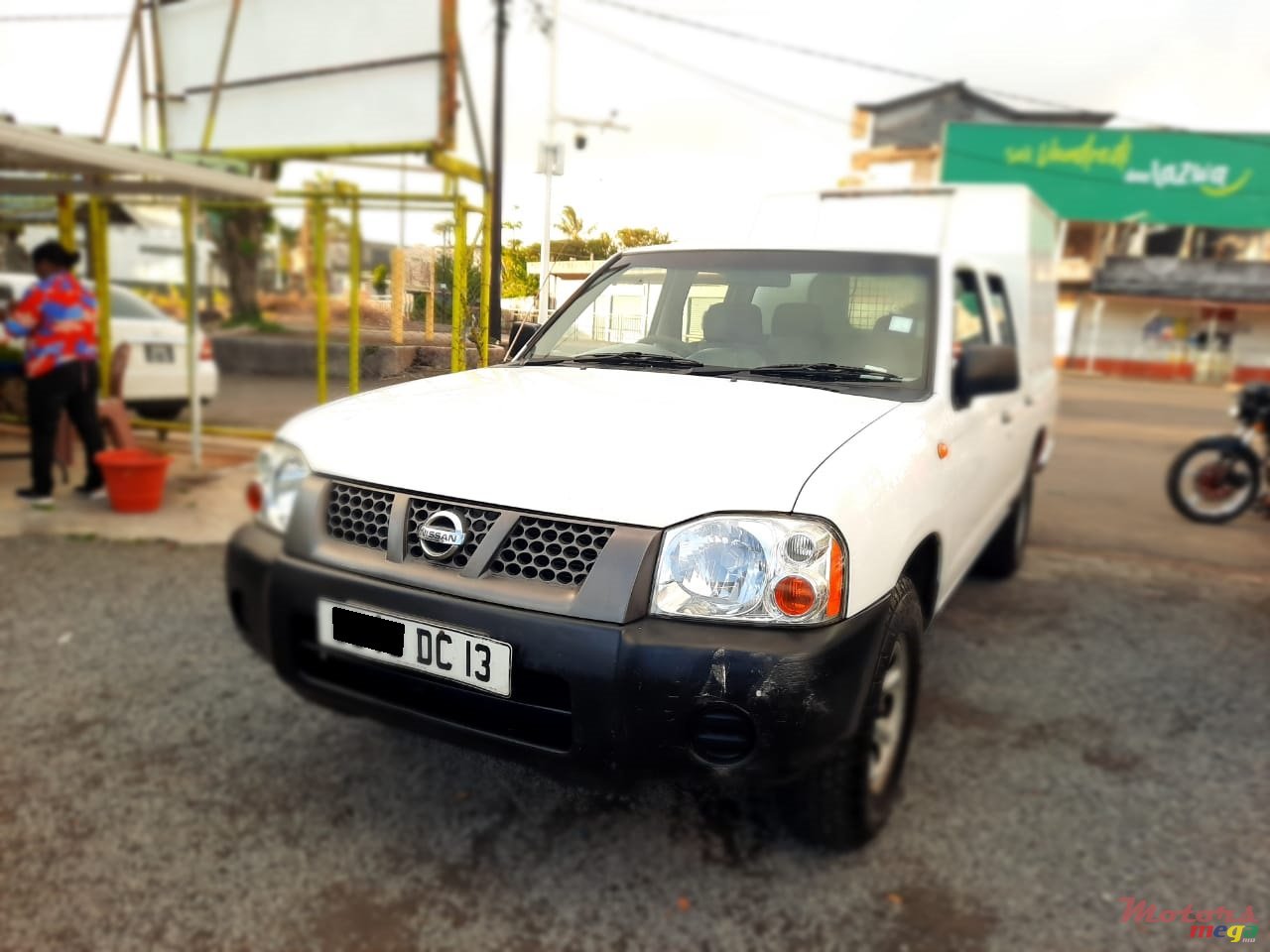 2012' Nissan Pick up photo #2