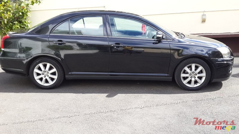 2007' Toyota Avensis photo #1