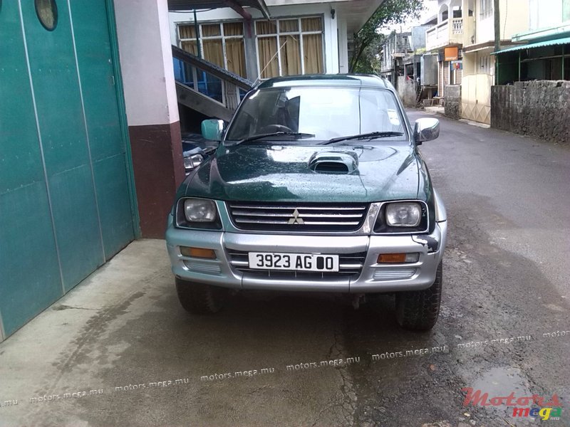 2000' Mitsubishi L300 4/4 intercooler photo #1