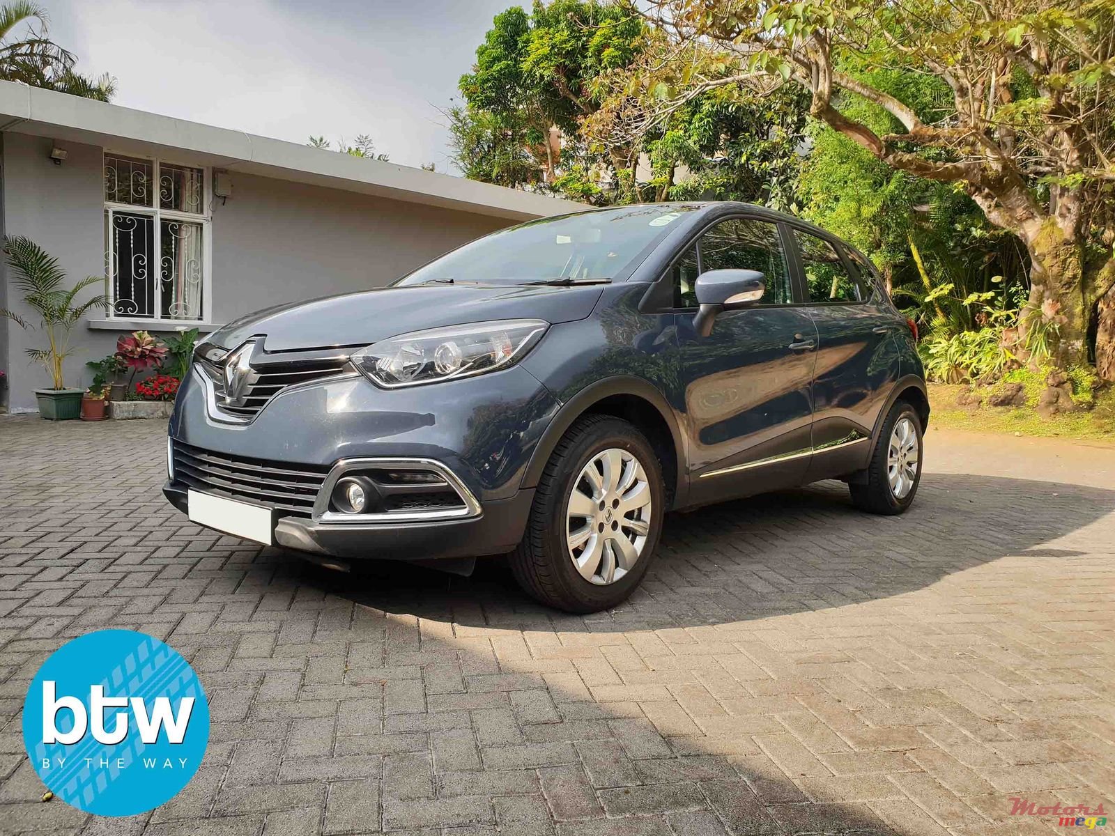 2014' Renault Captur photo #1