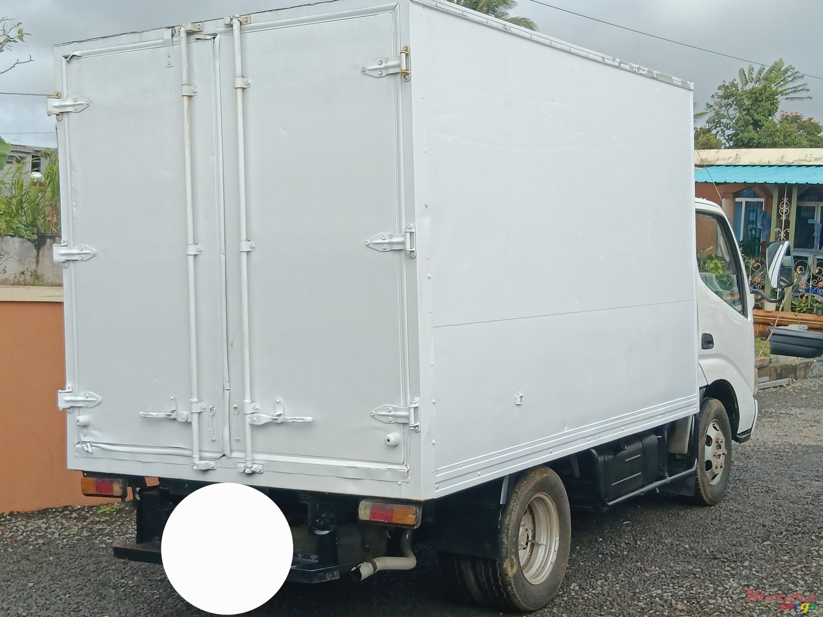 2004' Toyota photo #1